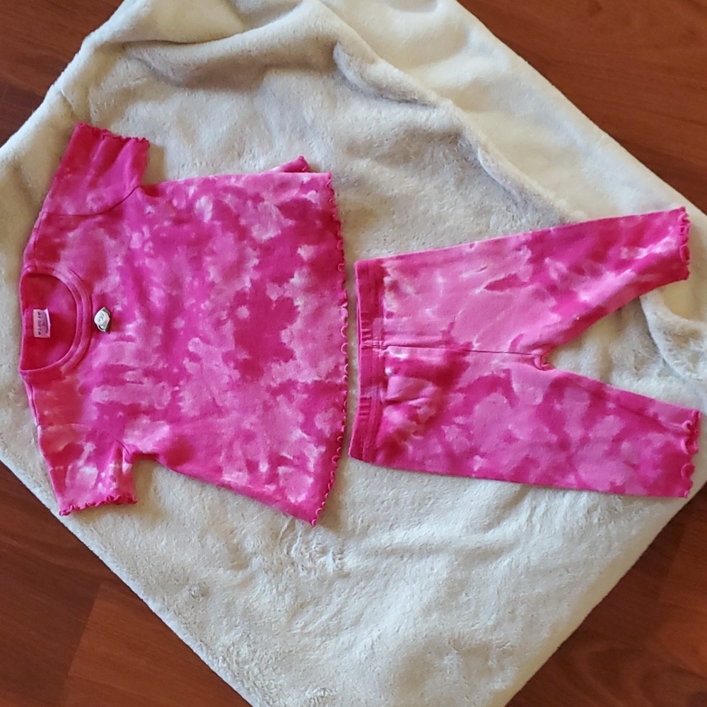 Pink tye-dye 2 piece set for toddler. Size medium (18 - 24 months)